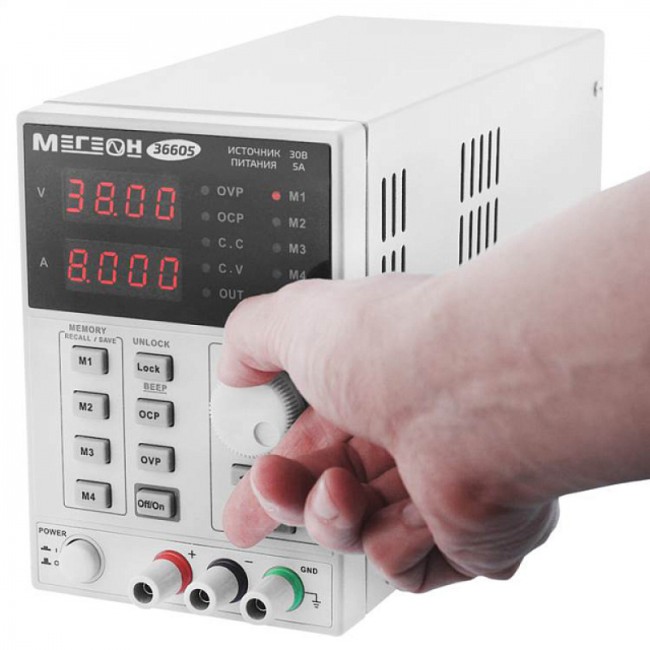 Одноканальный программируемый линейный источник питания МЕГЕОН 36605 Одноканальный программируемый линейный источник питания МЕГЕОН 36605