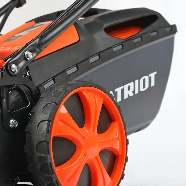 Бензиновая газонокосилка самоходная Patriot PT 53LSE Бензиновая газонокосилка самоходная Patriot PT 53LSE