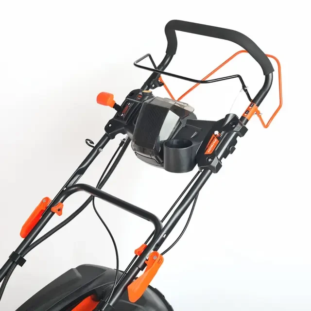 Бензиновая газонокосилка самоходная Patriot PT 53LSE Бензиновая газонокосилка самоходная Patriot PT 53LSE